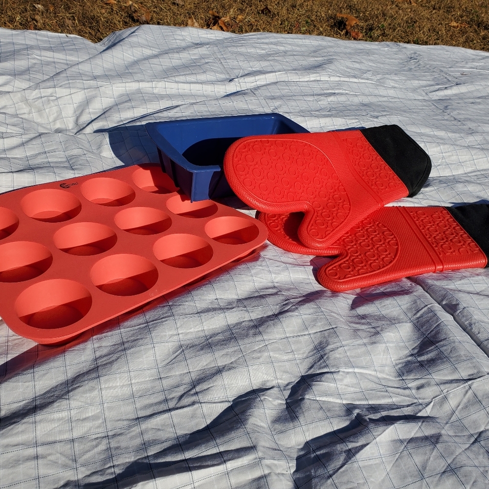 Blue Silicone Loaf Pan, Red Silicone Muffin Pan, & Silicone Oven Mitts| 3 Piece
